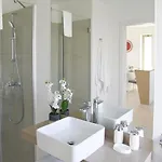 Luxury Oasis Sea View 公寓 *