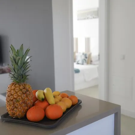 Luxury Oasis Sea View 公寓 *