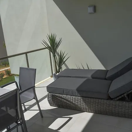 Luxury Oasis Sea View * Портиман