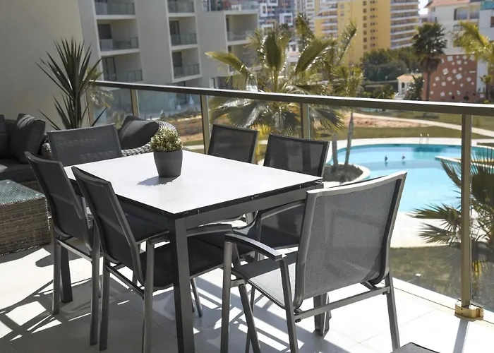 Luxury Oasis Sea View Apartament *