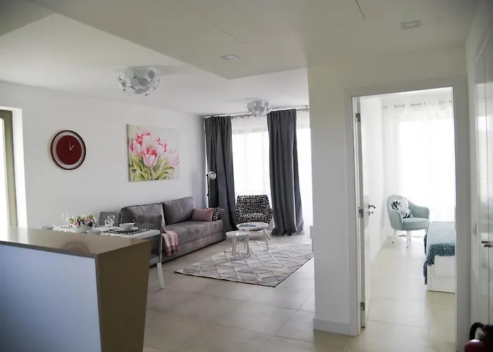 Luxury Oasis Sea View Apartament